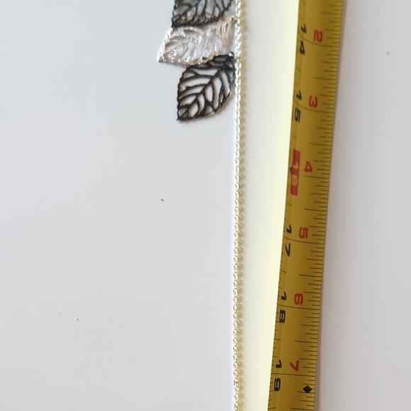 Earings and necklace set - Picture 3 of 3